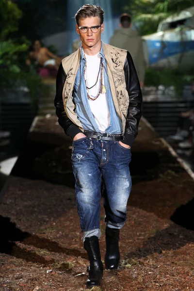 Look 8